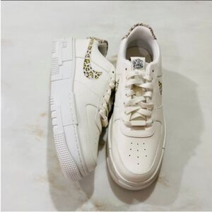 Nike NWOB Women Air Force‎ 1 Pixel SE Leopard